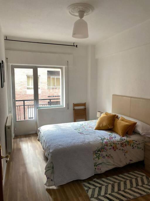 Amplio Alojamiento Guerrilleros Centro Salamanca Dış mekan fotoğraf